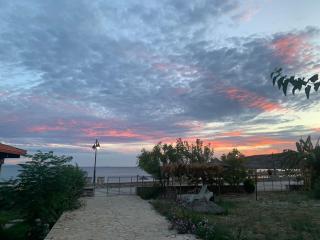 White Marine Hotel - Qeparo - 0