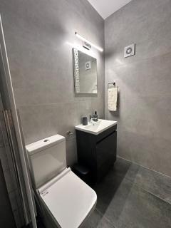 Modern Apartment Beachside Gem - Larnaca - 3