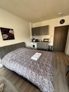 Modern Apartment Beachside Gem - Larnaca - 0