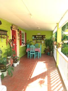 Madie's Place B&B with Private Pool in Santa Rosa near Enchanted Kingdom - Santa Rosa - 2