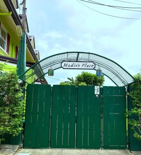 Madie's Place B&B with Private Pool in Santa Rosa near Enchanted Kingdom - Santa Rosa - 1