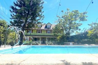 Madie's Place B&B with Private Pool in Santa Rosa near Enchanted Kingdom - Santa Rosa - 9