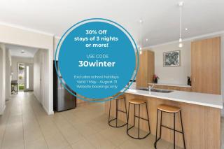 Coastal Holiday Living Bay Views Prime Location - Indented Head - 9