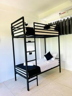 Mich's Surf Villa & Hostel - Weligama - 7