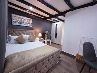 The Courtyard Lodge - 3