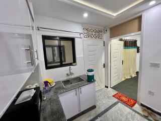 Global Glory Holiday Homes and Apartments in Jhelum, Netflix, UPS - Jhelum - 5