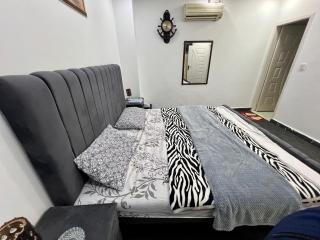 Global Glory Holiday Homes and Apartments in Jhelum, Netflix, UPS - Jhelum - 4