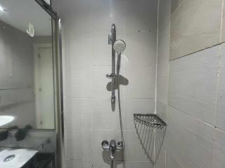 1BR Loft at Gramercy Makati with Free Pool Access and Wifi - Manila - 9