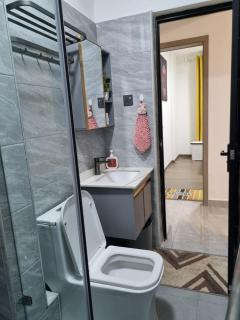 One Bedroom Kilimani Nairobi with Gym and Sauna - 1