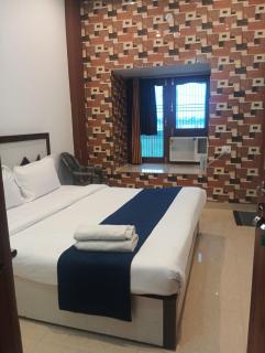 Hotel V Pride Inn - Ayodhya - 0