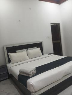 Hotel V Pride Inn - Ayodhya - 8