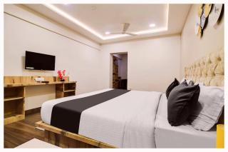 HOTEL RADIANT PALACE GUEST HOUSE Near Matgajendra Road - Ayodhya - 1