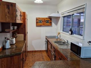 Bluebell Cottage on Matakana Coast Pet Friendly! - Snells Beach - 9
