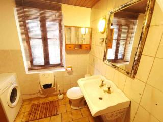 Atypical forest house with jacuzzi - 3