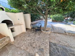 Flora Apartman Sutivan - 8