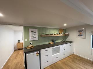 Seaside Studio - Cannonvale - 0