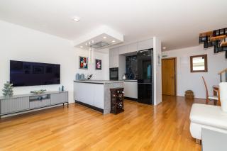 Luxurious Penthouse Style Apartment - Razvala - 7