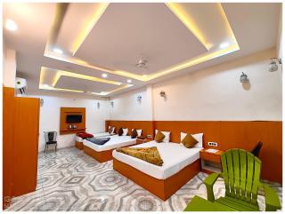 AYODHYA HOTEL "NIRMALA PALACE" Near Railway Station - 500 Meter Walking Distance From Shree Ram Janam Bhoomii & 400 Meter From Hanuman Garhi Temple - Restaurant # wifi #Free Parking Available - A Premium Hotel In Ayodhya - Ayodhya - 6