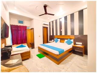 AYODHYA HOTEL "NIRMALA PALACE" Near Railway Station - 500 Meter Walking Distance From Shree Ram Janam Bhoomii & 400 Meter From Hanuman Garhi Temple - Restaurant # wifi #Free Parking Available - A Premium Hotel In Ayodhya - Ayodhya - 3