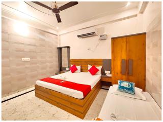 AYODHYA HOTEL "NIRMALA PALACE" Near Railway Station - 500 Meter Walking Distance From Shree Ram Janam Bhoomii & 400 Meter From Hanuman Garhi Temple - Restaurant # wifi #Free Parking Available - A Premium Hotel In Ayodhya - Ayodhya - 8