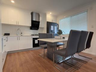 Family Haven in Sunnybank with 2BR 2Bath 3 Beds - 9