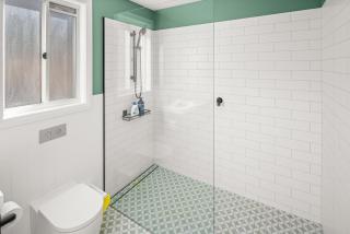 Serene Farm-Style Escape 4 Bed Home and Private Guest House - 1