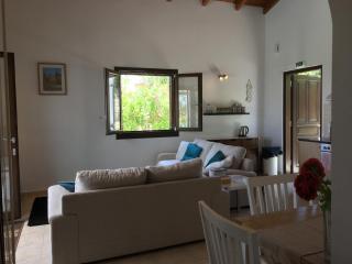 Cozy Villa with Pool and Parasol in Kirianna - Kiriánna - 8