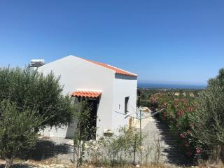 Cozy Villa with Pool and Parasol in Kirianna - Kiriánna - 1