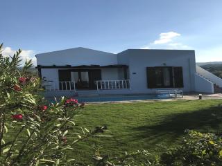 Cozy Villa with Pool and Parasol in Kirianna - Kiriánna - 4