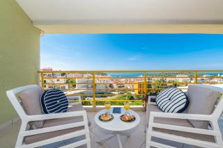 Luxurious Penthouse Style Apartment - Razvala - 2