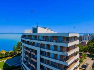 MyFlat Club 218 Palazzo Wellness Apartment - Siófok - 3