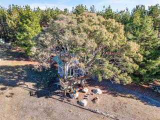 Haven Farmstead Treehouse - - 1