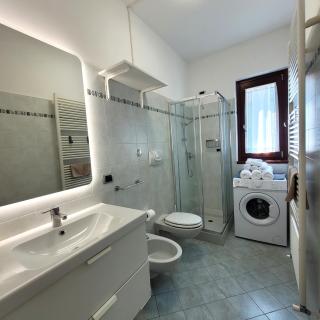 Onda del lago Mountain Lake Iseo Hospitality - Castro - 6