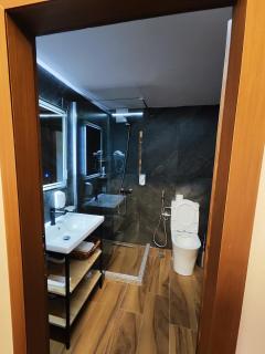 Rest & View Guesthouse - Gjirokastra - 8
