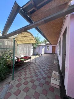 Dos Guesthouse - Bisjkek - 3