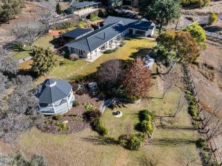 Charming 6-Bed Farmstay with Tree House - - 8