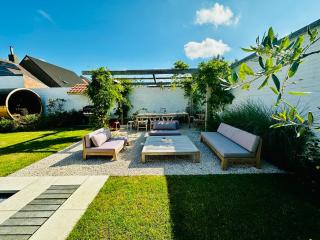 Souljoy Sanctuary - luxury Holiday design House with 7 rooms, 6 bathrooms for 14 people - Stalhille - 0