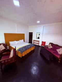 shiny cot Triple room with lake view - Nuwara Eliya - 4