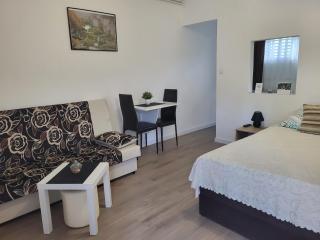 Apartment & Room TOMA - Smoljanac - 9