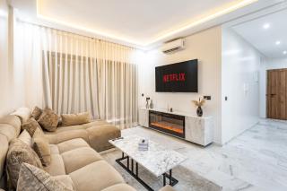 Cocoon in Gueliz, Netflix, IPTV - 8