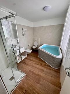 Aqua Family Apartments - Appartamenti con spiaggia, piscina, parcheggio e bici incluse - Alba Adriatica - 3