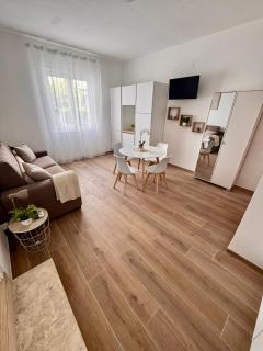Aqua Family Apartments - Appartamenti con spiaggia, piscina, parcheggio e bici incluse - Alba Adriatica - 4