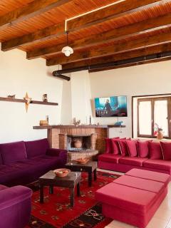 Quiet Villa Near Berat - Scenic Balcony & Garden - Berat - 2