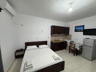 Villa Center & Pool Ksamil - Ksamil - 1