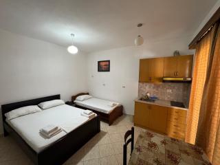 Villa Center & Pool Ksamil - Ksamil - 2