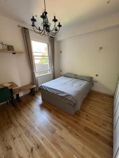 2 bedrooms with Kingsize Bed at Earls Court - Londra - 9