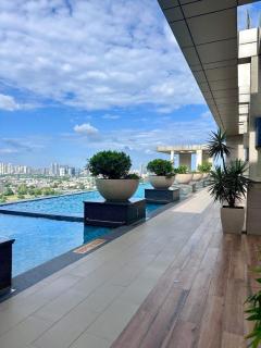 LuxePink Teddd Jucuzzi Studio-PrivatePatio - 3