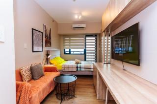 Modern One BR Makati Condo Swim Gym Parking Netflix Fast 2428 - Manila - 9
