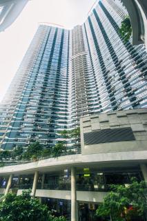 Modern One BR Makati Condo Swim Gym Parking Netflix Fast 2428 - Manila - 8