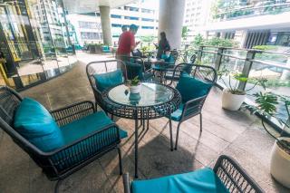 Modern One BR Makati Condo Swim Gym Parking Netflix Fast 2428 - Manila - 6